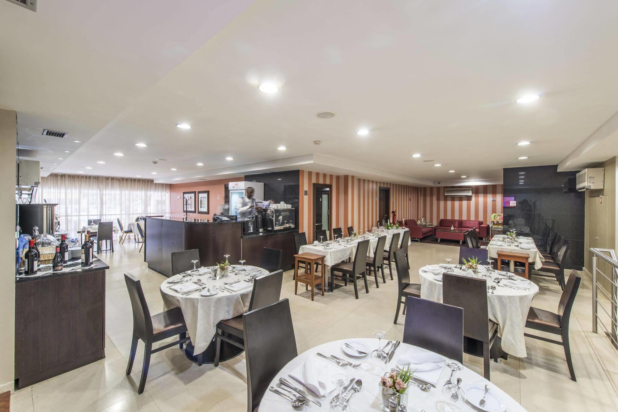 Rk Suite Hotel 罗安达 外观 照片